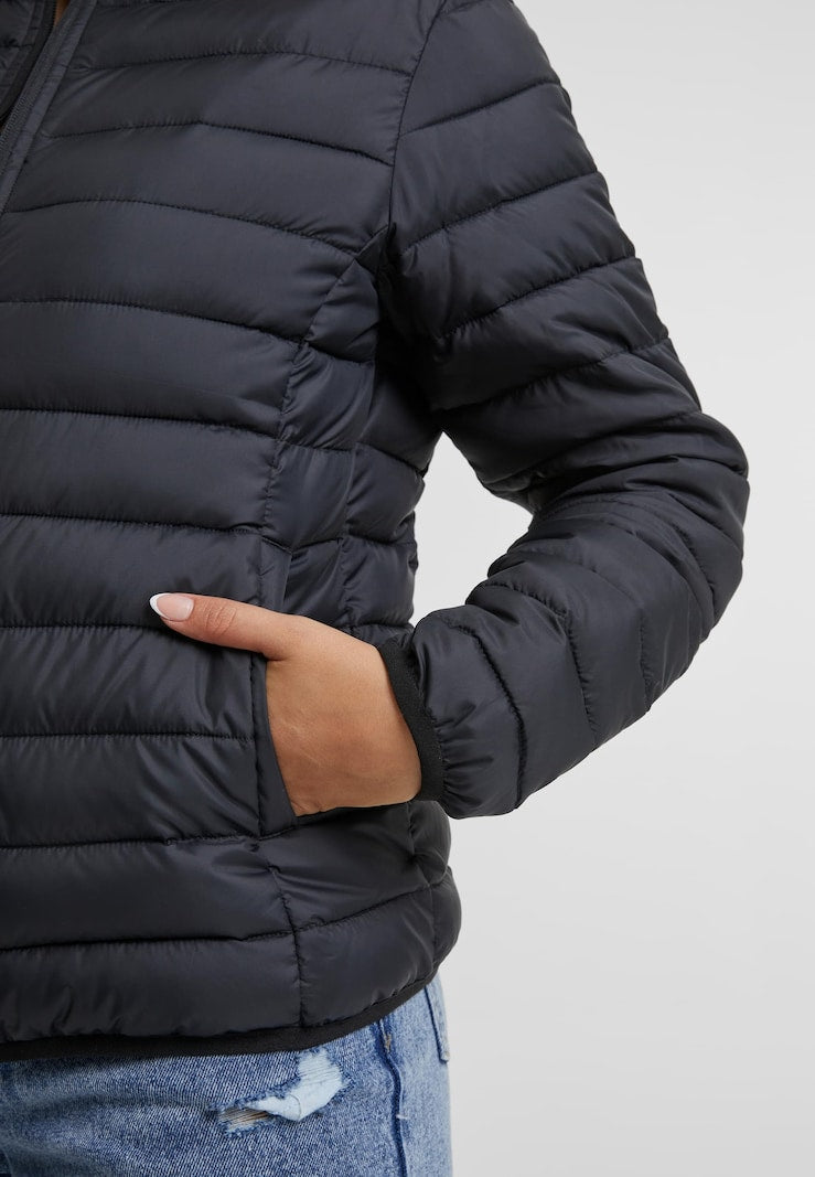 Campera Acolchada de Colores Sólidos – Estilo urbano con abrigo ligero