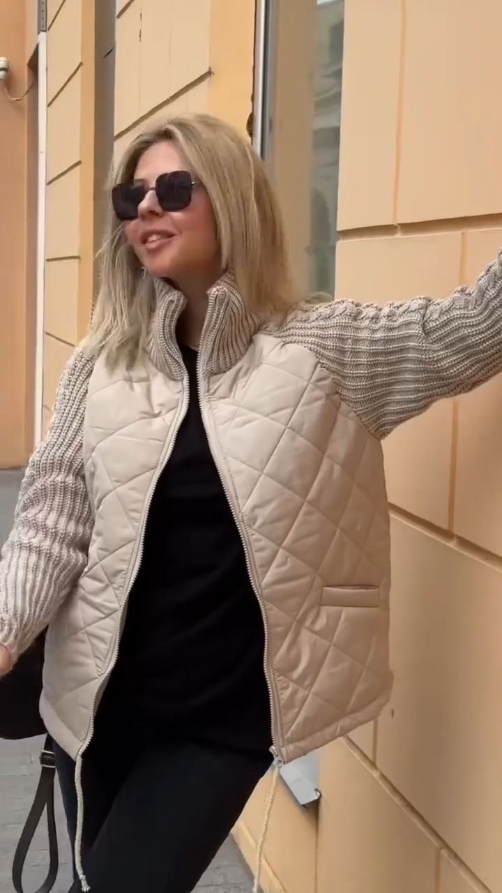 Campera híbrida con cuerpo matelaseado y mangas de punto trenzado